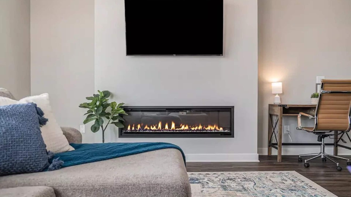 Omaha House | Your Omaha Escape - Luxe End-Unit +2 Master Suites