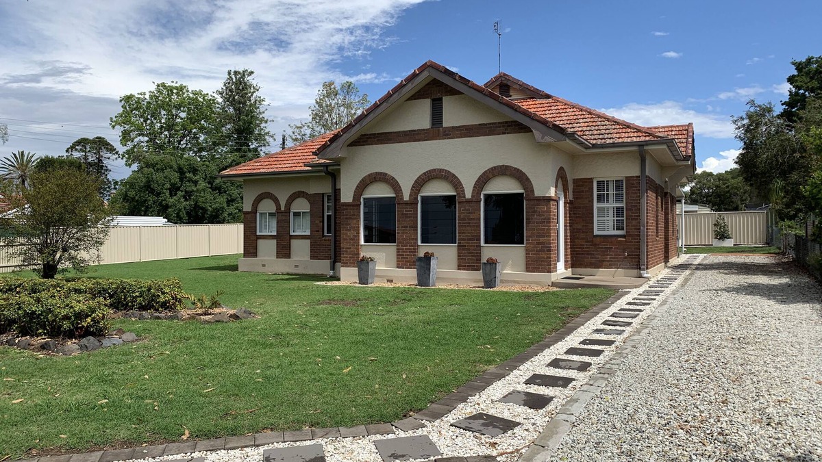 Warwick House | Your Own Art Deco Home in Warwick