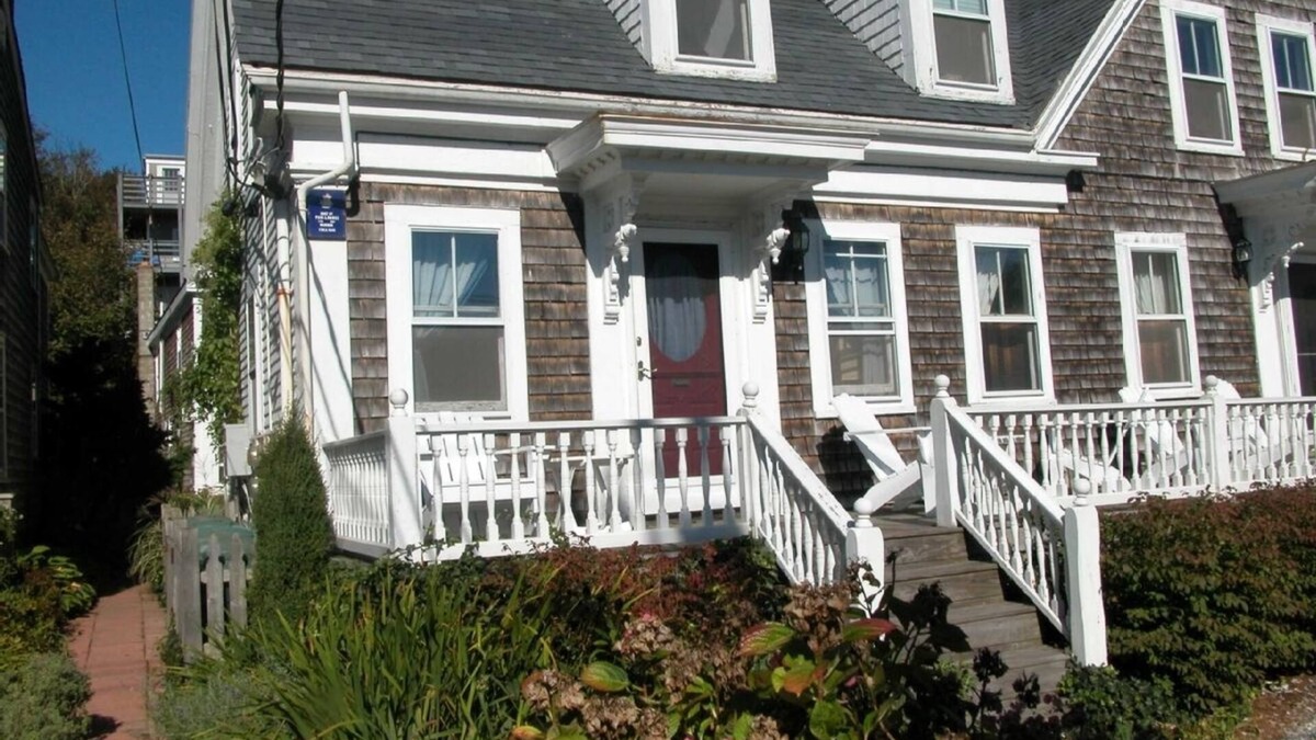 Provincetown Condo | Your own front porch, backyard & sandy beach-Gallery District: Sat-Sat rentals