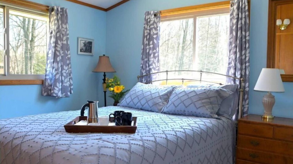Marquette House | Your own Nature Retreat, minutes from town and wilderness opportuntities