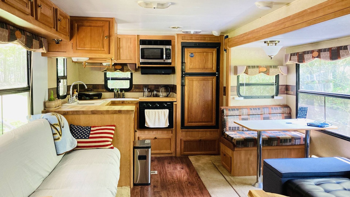 Tylertown House | Your own private camper located near the Bogue Chitto River!
