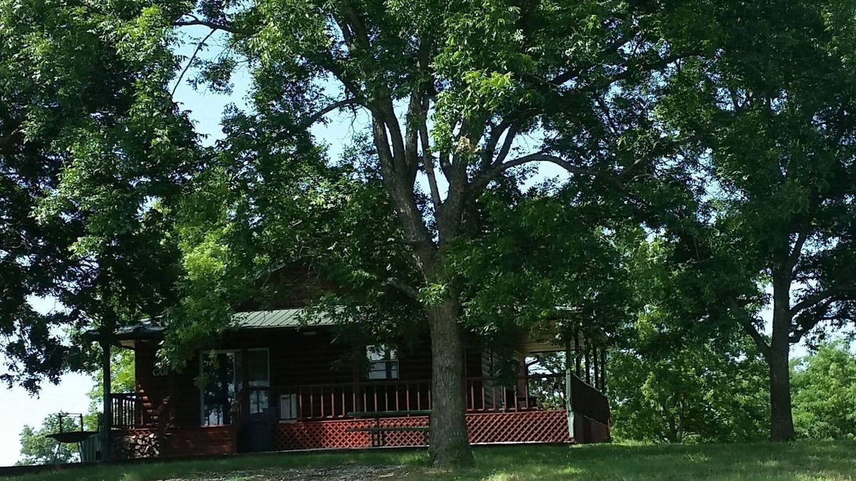 Fittstown House | Your own private log cabin on a 1155 acre ranch.