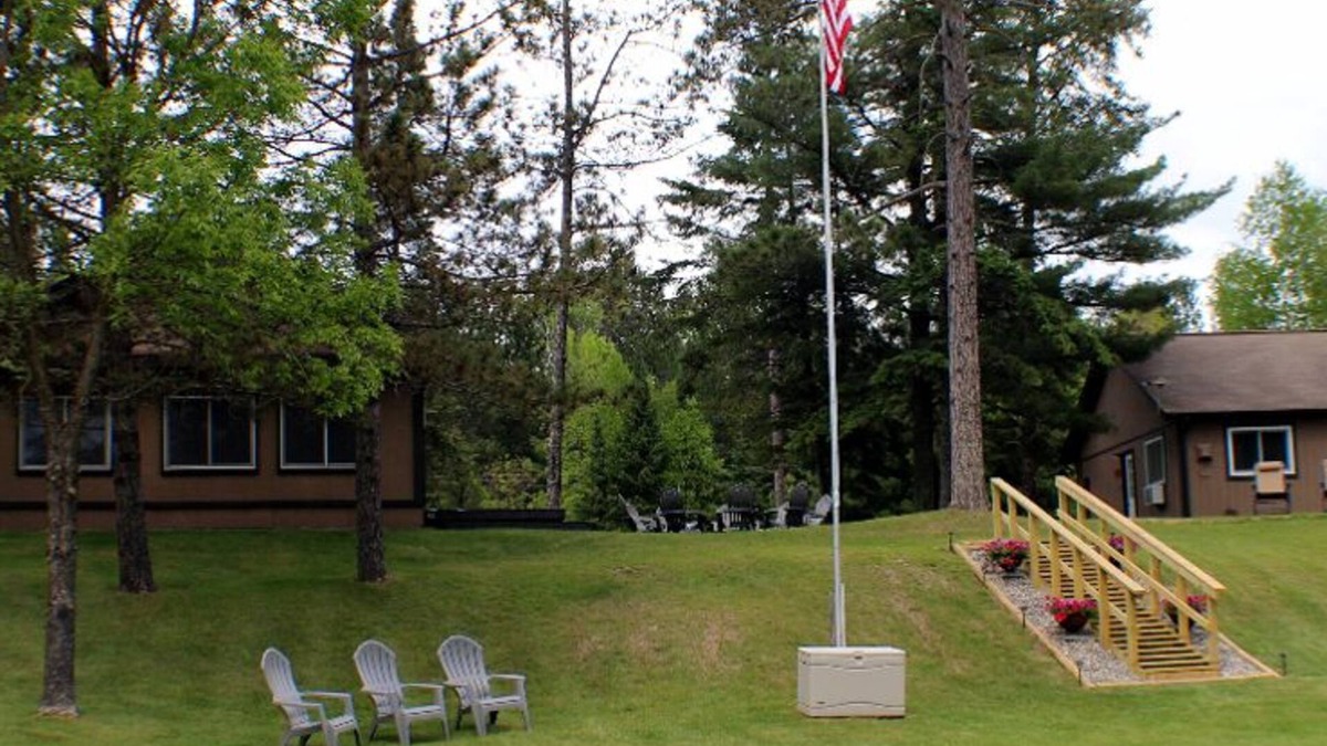 Side Lake Resort | Your own private resort on the fabulous Sturgeon River Chain of Lakes!