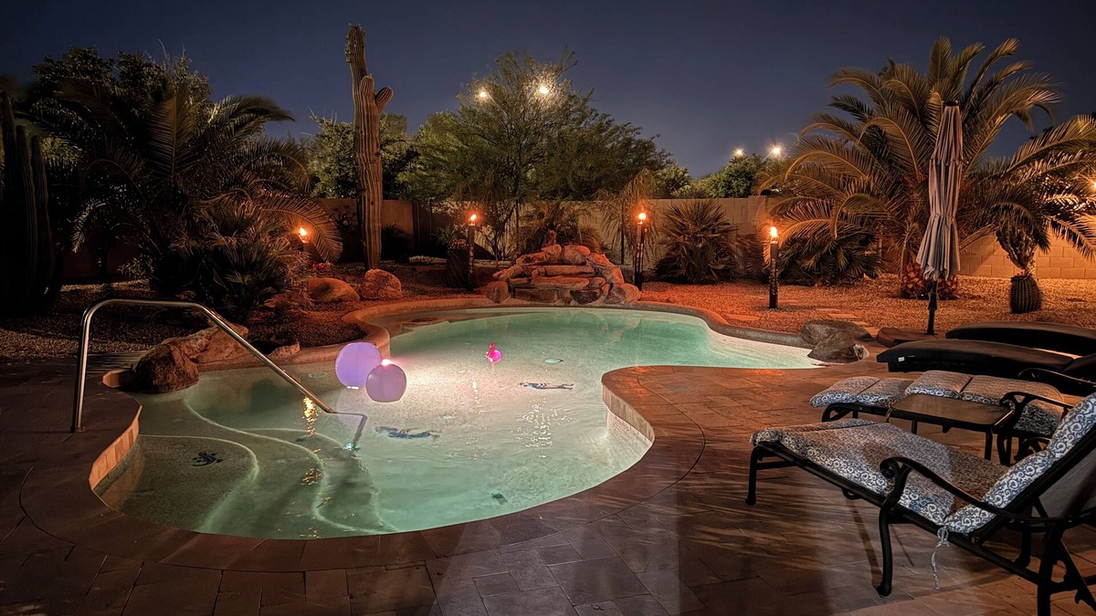 Palm Valley House | Your own Resort in The Heart of Goodyear☀️🌴 No Fee Heat for Heated pool & Spa!