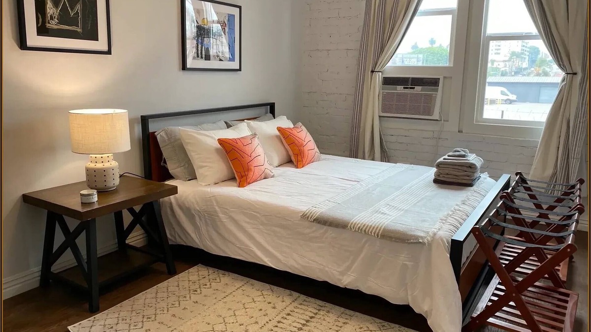 Westlake Apartment | Your Own Space TWO-gether: DTLA!