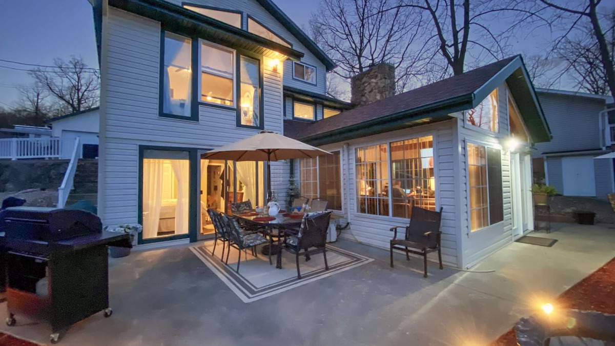 Sunrise Beach House | Your Paradise Awaits at the lake. 5bd/3bath big game room.