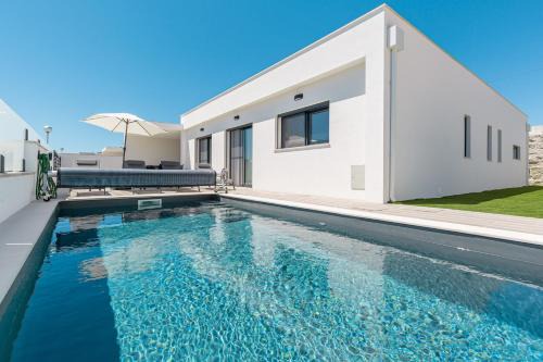 Atalaia House | Your Peace & Quiet, close to the Silver Coast