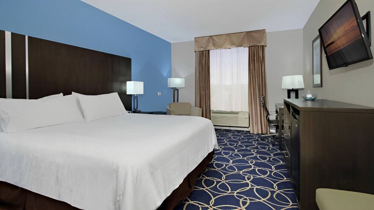 Greater Greenspoint House | Your Perfect Room Awaits! Enjoy Modern Comforts!