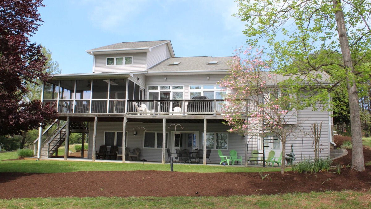 Huddleston House | Your Personal Oasis Awaits You. Beautiful Lake Front Home overlooking State Park