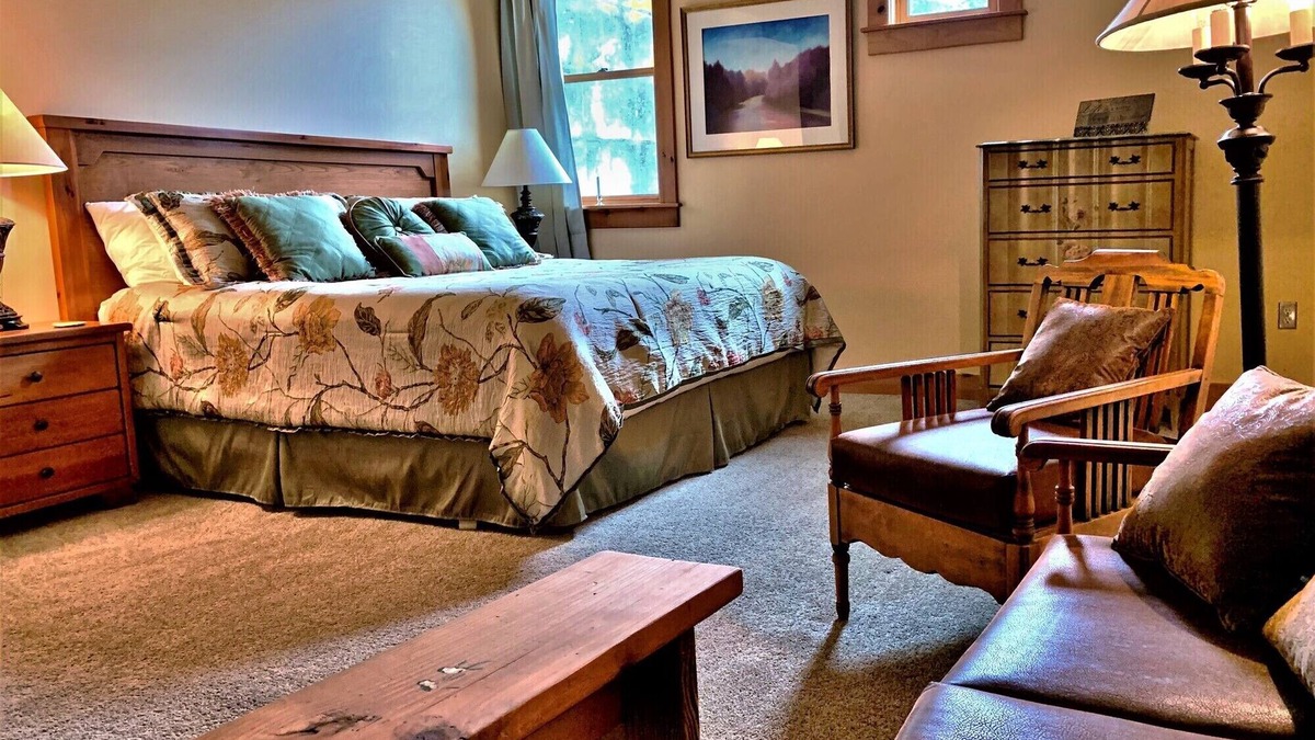 Lexington Apartment | Your Personal Retreat Space