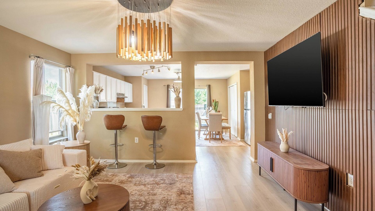 McKinney House | Your place Away From home