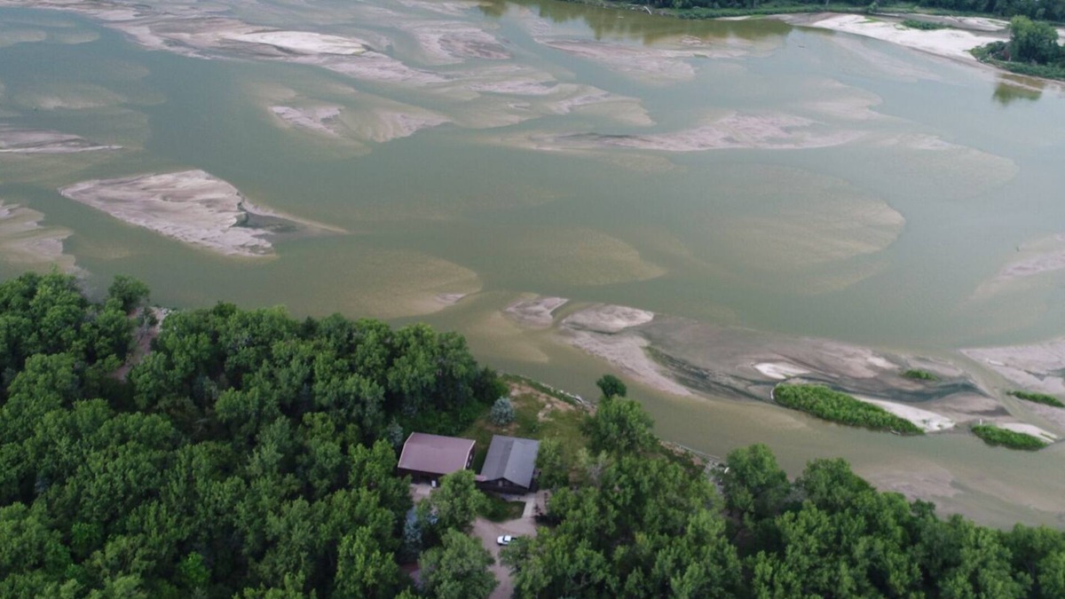 Butler County Cabin | Your Platte River Lost Island Lodge. Privacy, seclusion, captivating views...