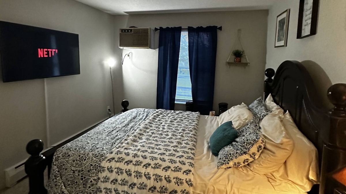 West Bloomington Condo | Your Poolside Getaway: 2BR/2BA Condo w/Games, free parking, gym, & playground