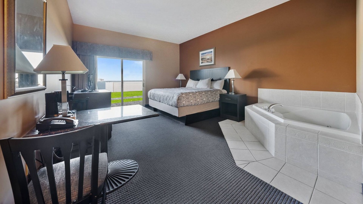 Put-in-Bay House | Your Private Oasis: 1BR with Jacuzzi and Breathtaking Scenery
