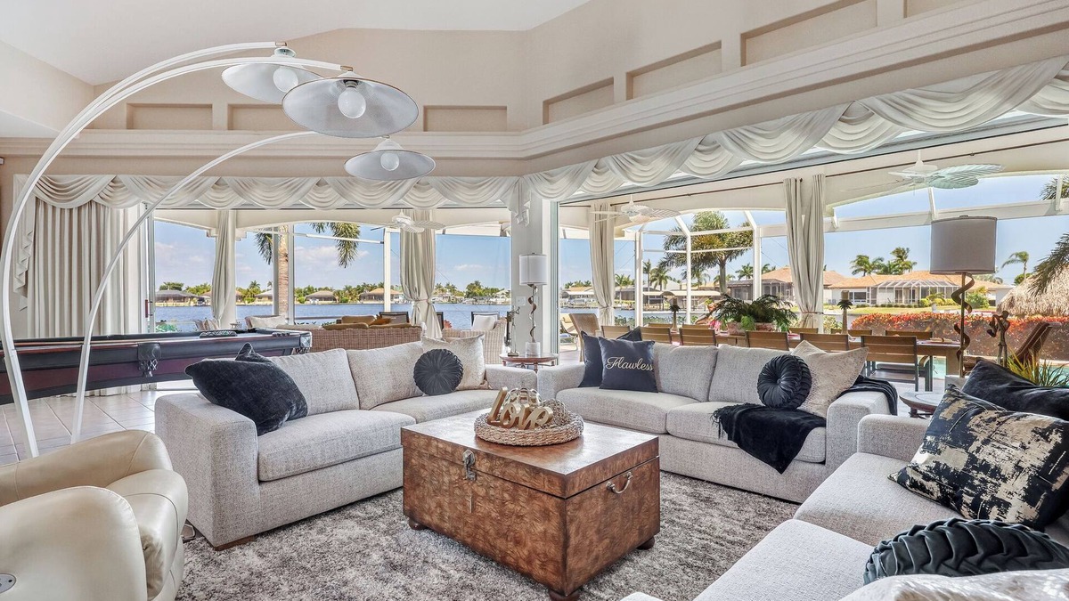 Eight Lakes Villa | Your Private Paradise Awaits – Experience Luxury at villa paradise