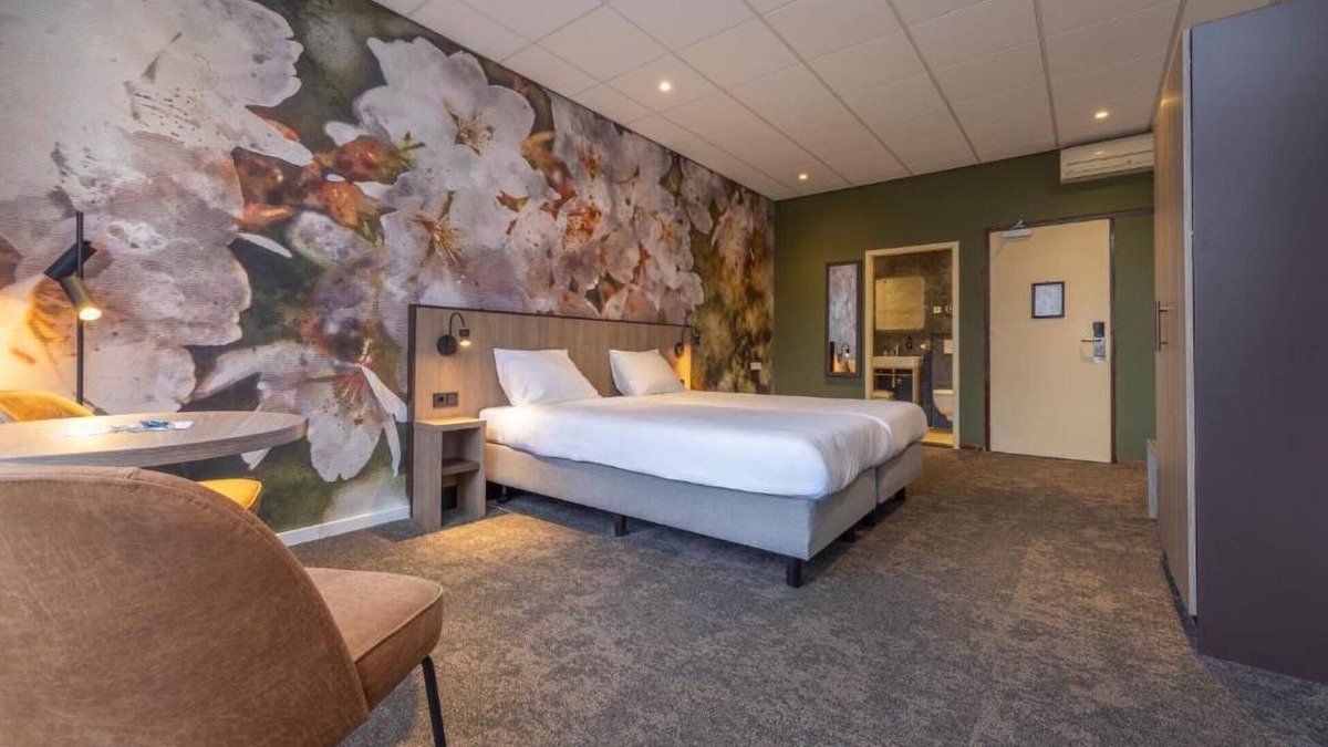 Berg en Dal Hotel | Your Relaxing Getaway: Forest Calm, Poolside Rest & Wellness! Free Parking