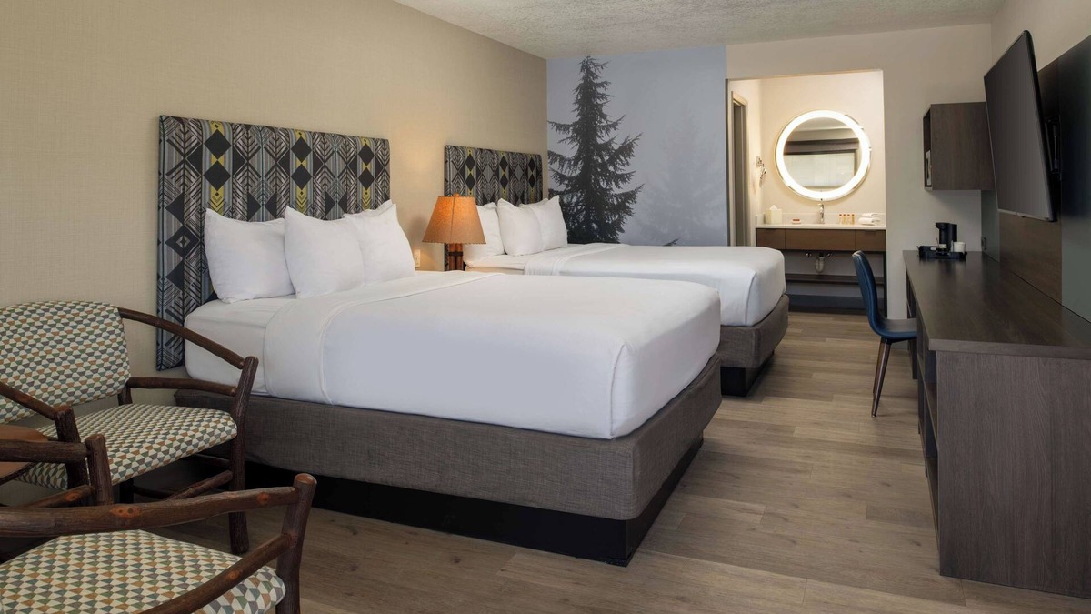 Port Angeles Hotel | Your Relaxing Getaway Awaits! 3 Sleek Units, Near Valley Creek Estuary Park!