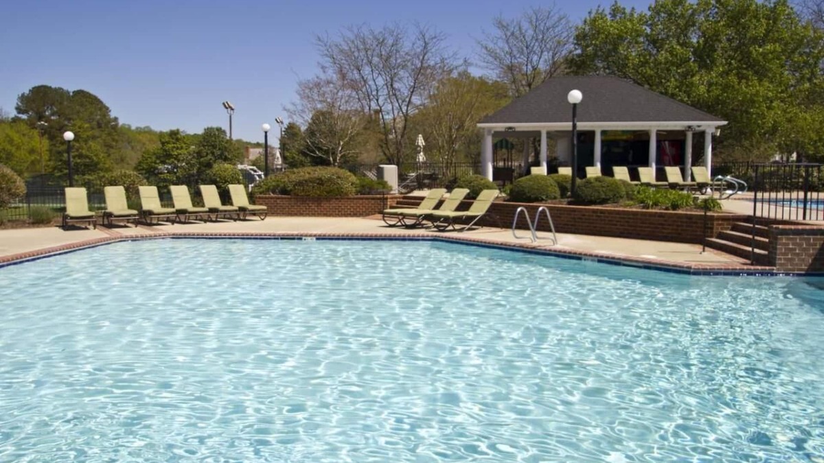 Berkeley Hotel | Your Relaxing Getaway Awaits! Fully-Equipped Kitchen Parking, 2 Pools!