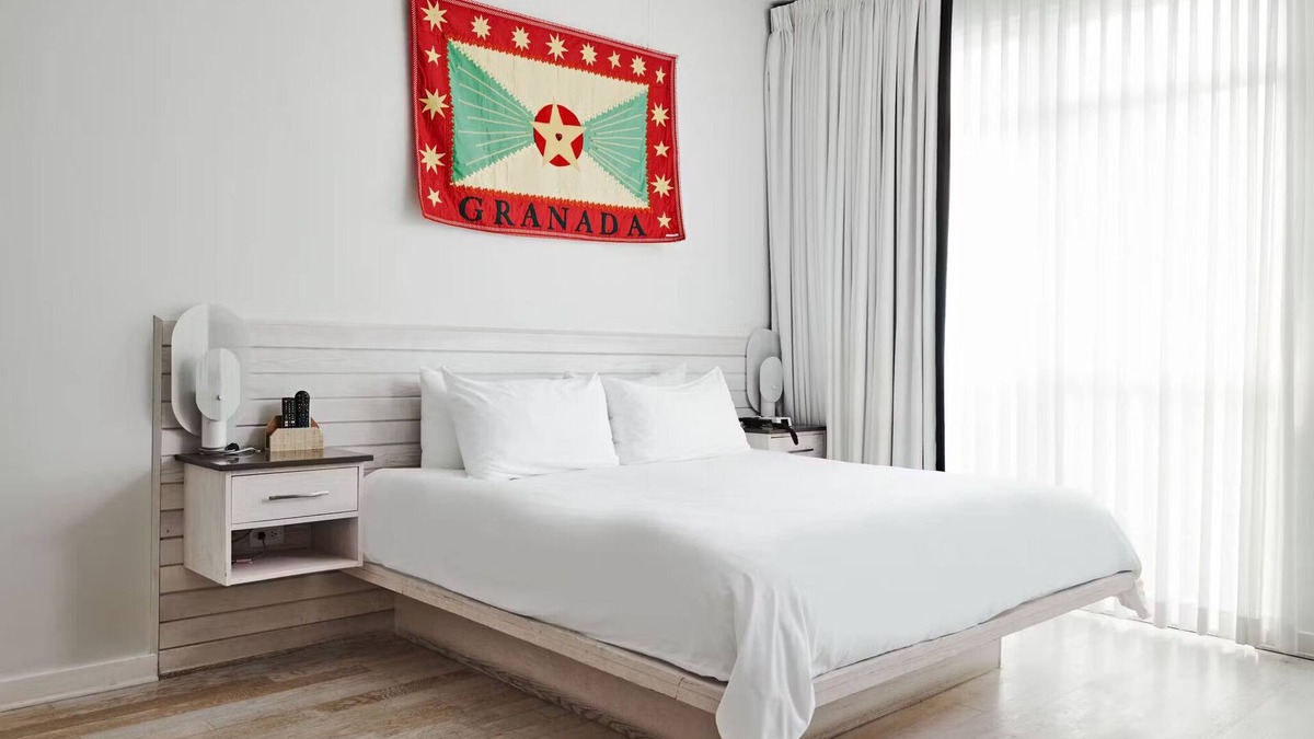 Long Branch Hotel | Your Relaxing Getaway: Spacious & Well-Appointed Rooms Ideal for Couple Stay