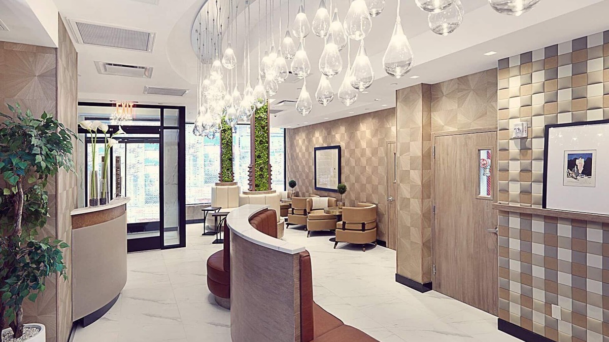 Financial District Hotel | Your Relaxing Getaway Awaits! Short Drive to South Street SeaPort & Battery Park