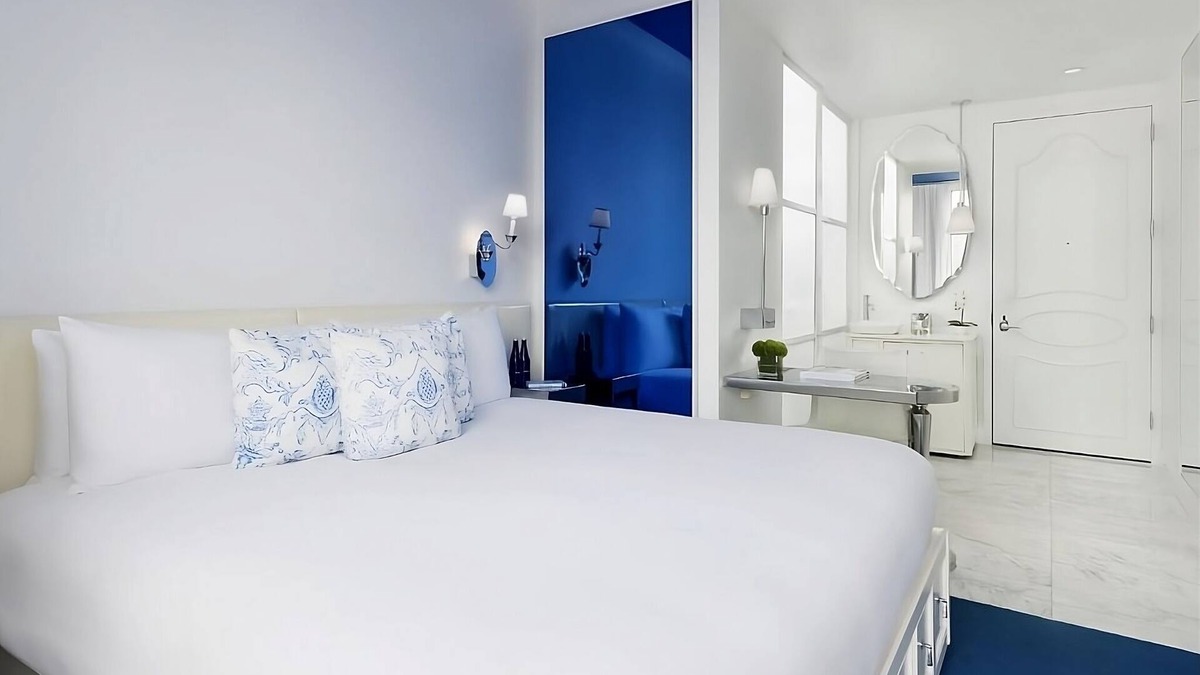 SoHo Hotel | Your Relaxing Getaway Awaits! Pet-friendly, Close to Elizabeth Street Garden