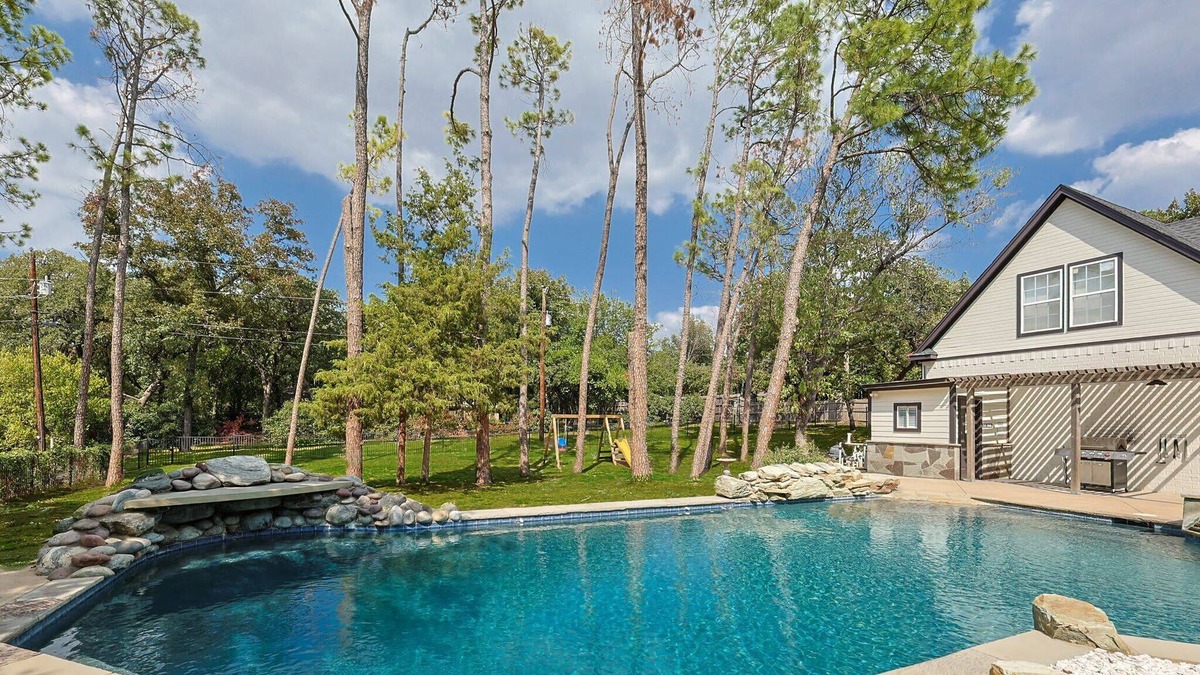 Roanoke House | Your Rustic Retreat | Backyard Oasis, Pool, Patio
