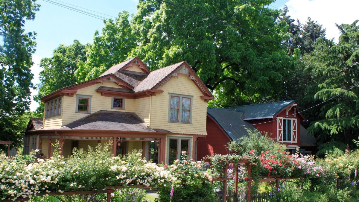 Woodstock Other | Your Safe Haven in the Heart of Metropolitan Portland