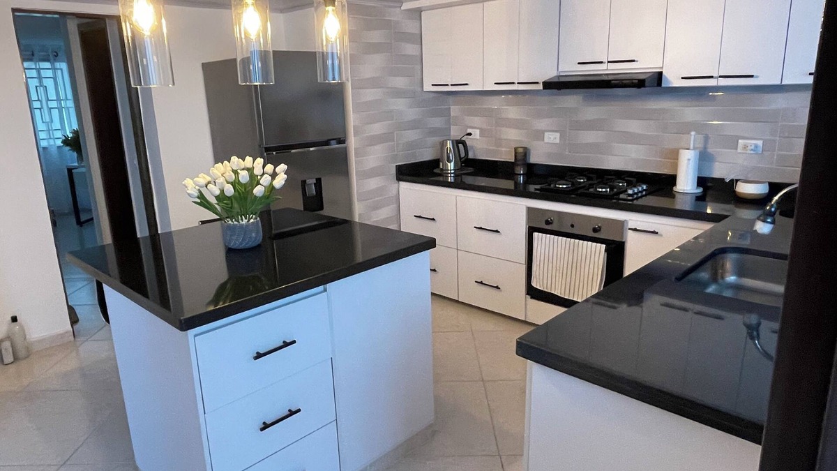 Fontibon House | Your second townhome close to the airport. 3-bedroom with WiFi in Bogotá