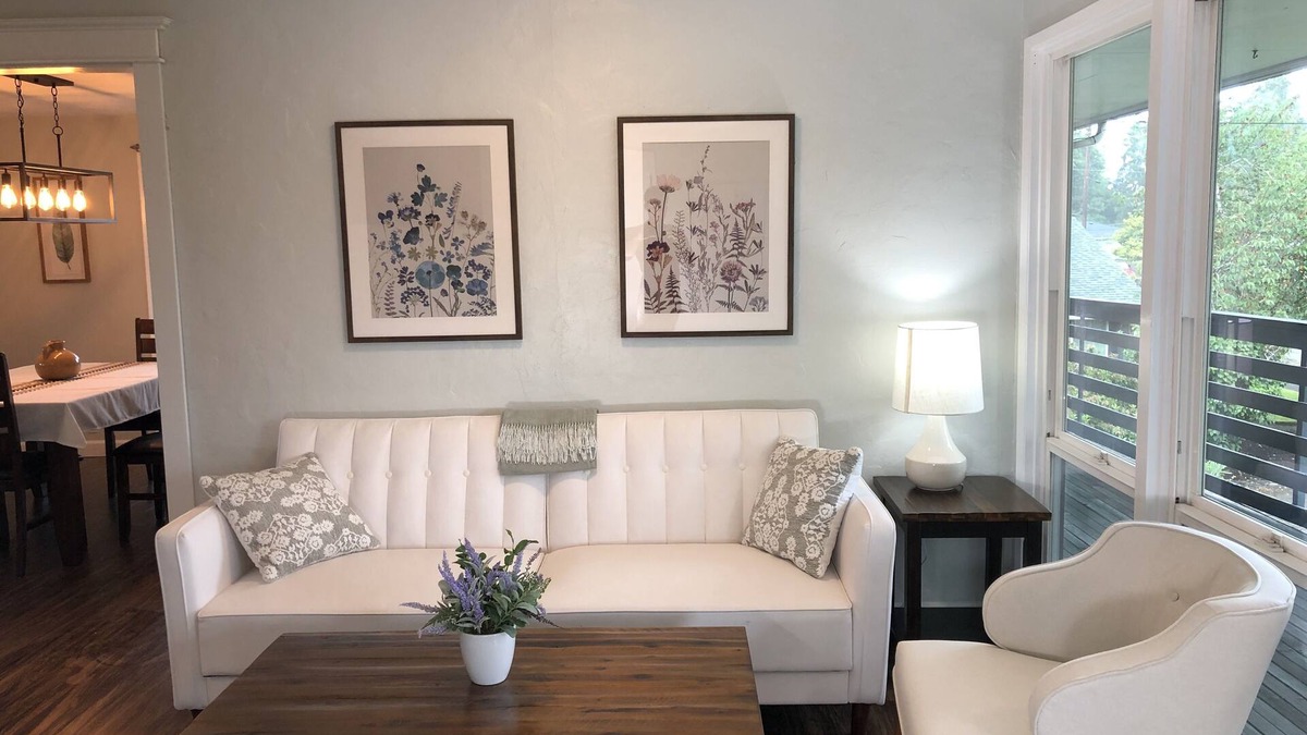 Central Oregon Apartment | Your Slice of Eugene Heaven!