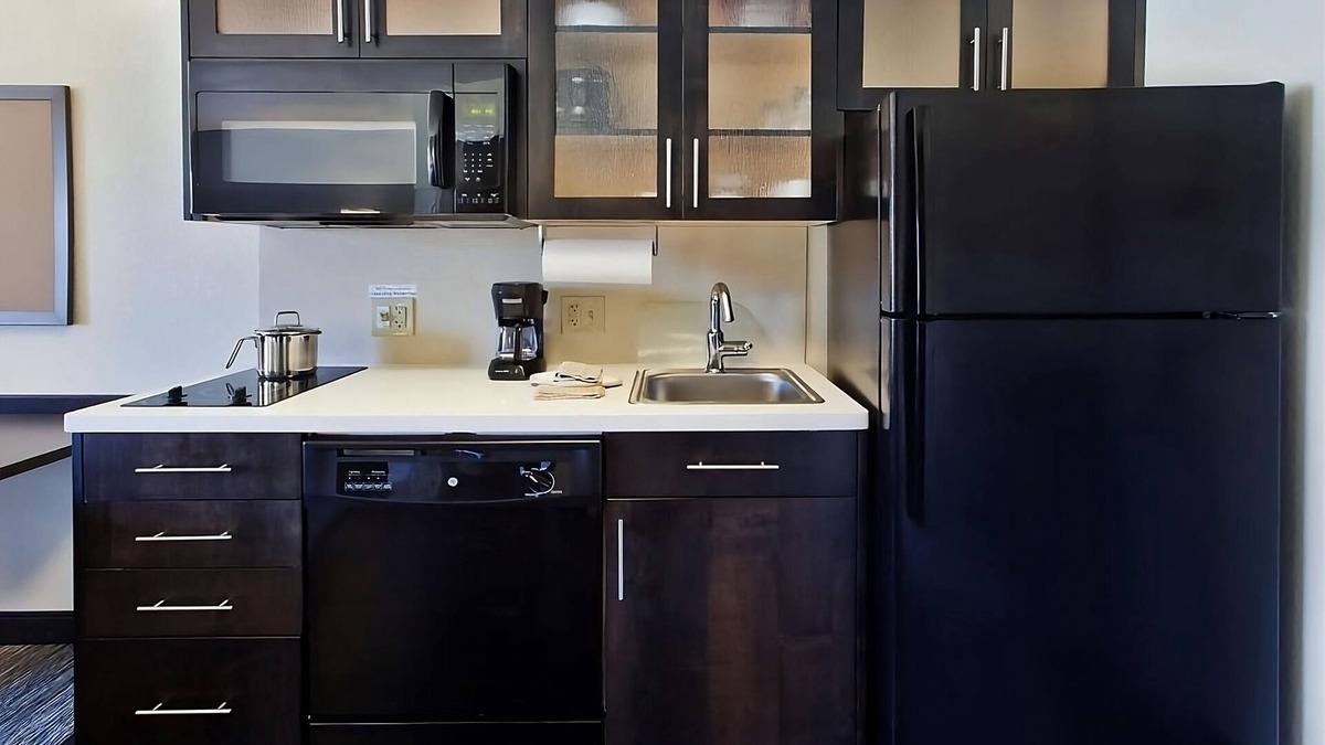 Somerset Hotel | Your Somerset Stay near TD Bank Ballpark! Relaxing Accommodation w/Full Kitchen