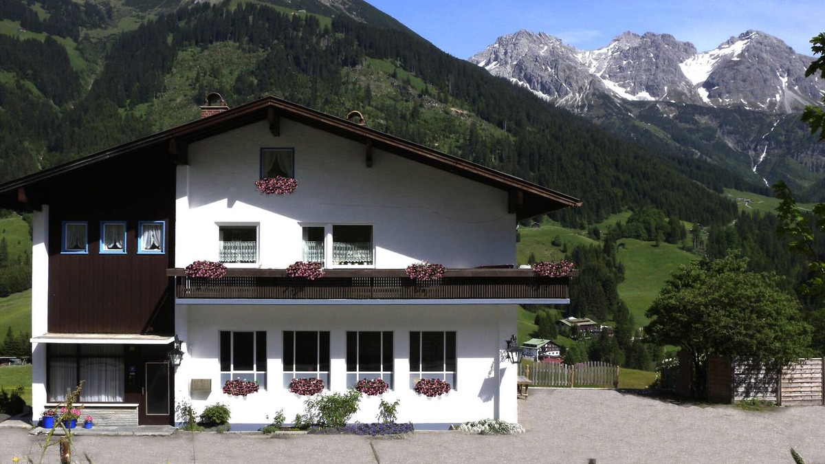 Mittelberg Apartment | Your summer cable car ticket is included!