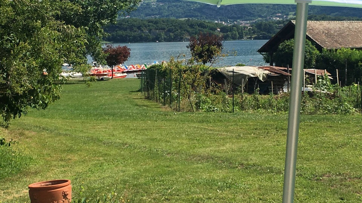Conjux Cottage | Your terrace on the lake of Aix les Bains, a unique location .