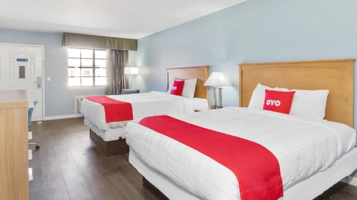 Ingleside House | Your Texas Getaway! Swimming Pool, Free Parking, Free Breakfast!