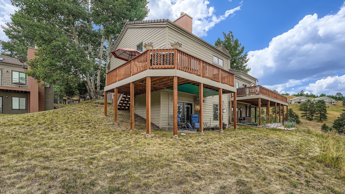 Genesse North Central Condo | Your Thanksgiving Retreat | Golden
