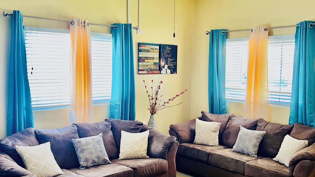 Kingston House | Your Tranquil Home Away From Home near KGN & Portmore