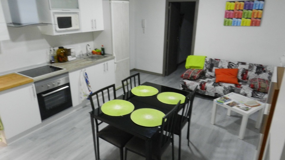 Logrono Condo | YOUR-TRIP Ideal for wine tourism and Laurel street