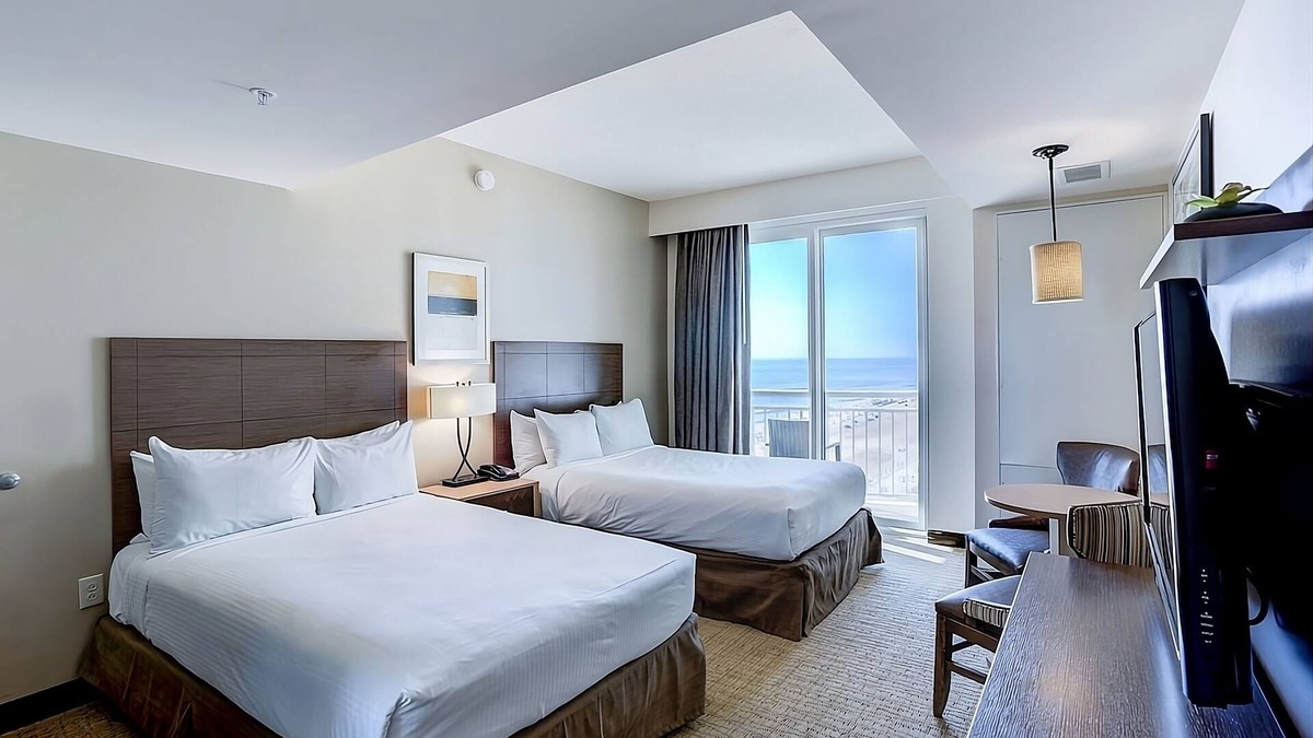 Northeast Virginia Beach Hotel | Your Ultimate Virginia Beach Getaway! Swimming Pool, Kitchenette!