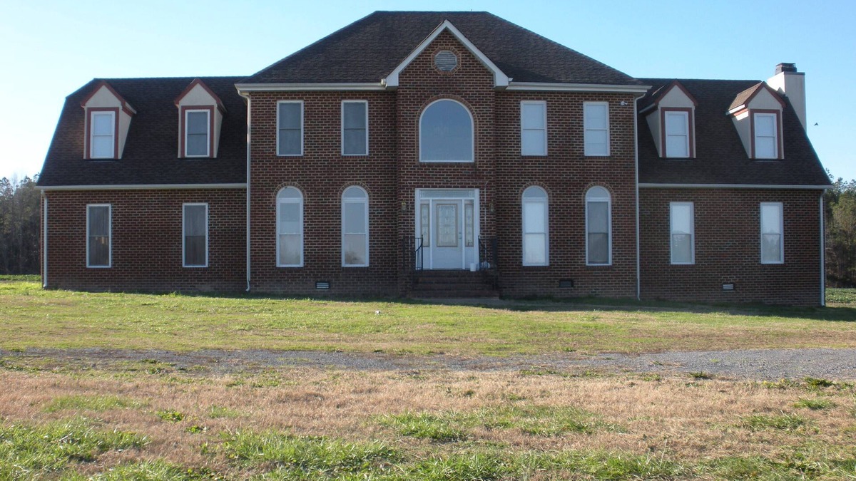 Petersburg House | Your Vacation Experience