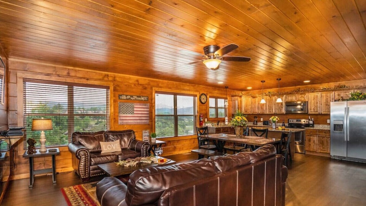 Pigeon Forge Cabin | Yourcation® Awaits in Stunning Cabin by Dollywood!