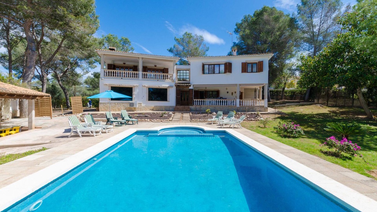 l'Aranjassa Villa | YourHouse Can Marques