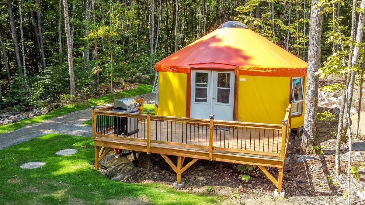 Notre-Dame-du-Laus Ski Chalet | Yourte de luxe la perdrix