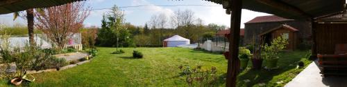 Bazoges-en-Pareds Cabin | yourtes du bocage
