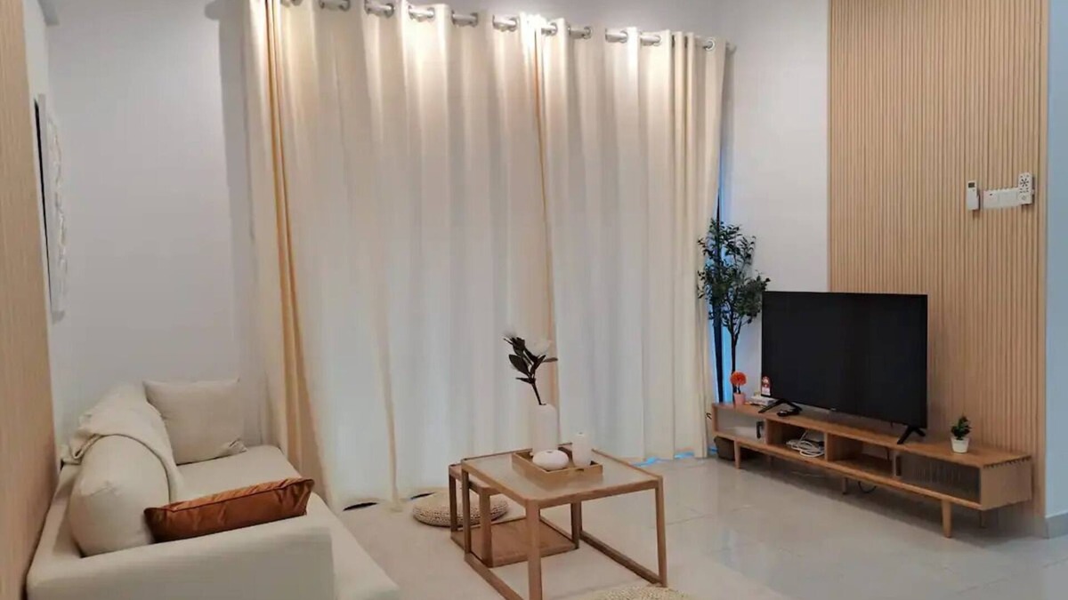 Nilai House | Youth City Residence/2 Room/KLIA/Nilai/Pool
