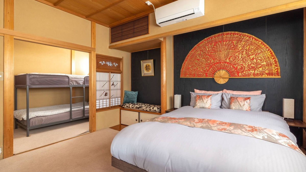 Yoyogi Apartment | Yoyogi Ivy Full | 2BR Unit with King Sized Bed