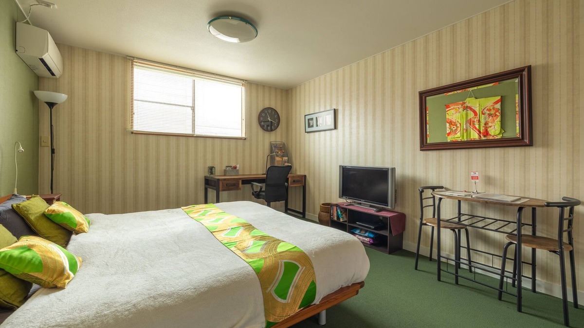 Yoyogi Apartment | Yoyogi Ivy | Studio with King Sized Bed