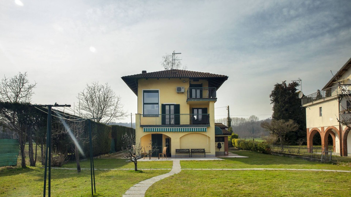 Candia Canavese House | Ypa Home, Candia Canavese Lake Nature Park
