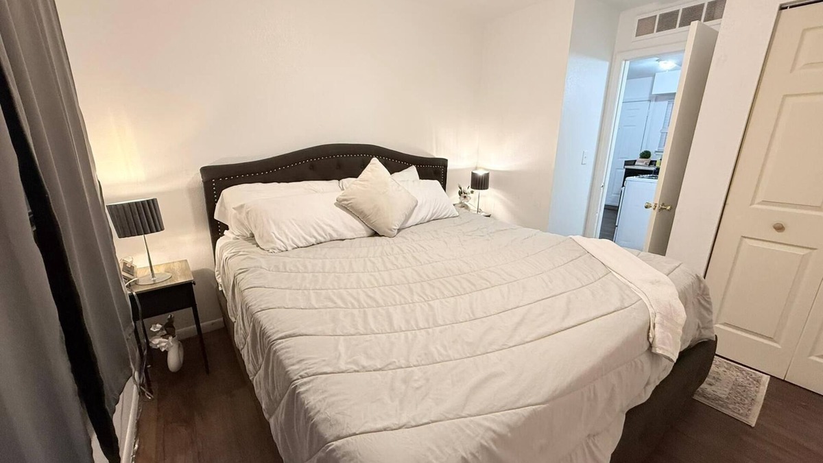 Ypsilanti Apartment | Ypsilanti Apartment near hospital/university; UM-Ann Arbor, EMU, WMU