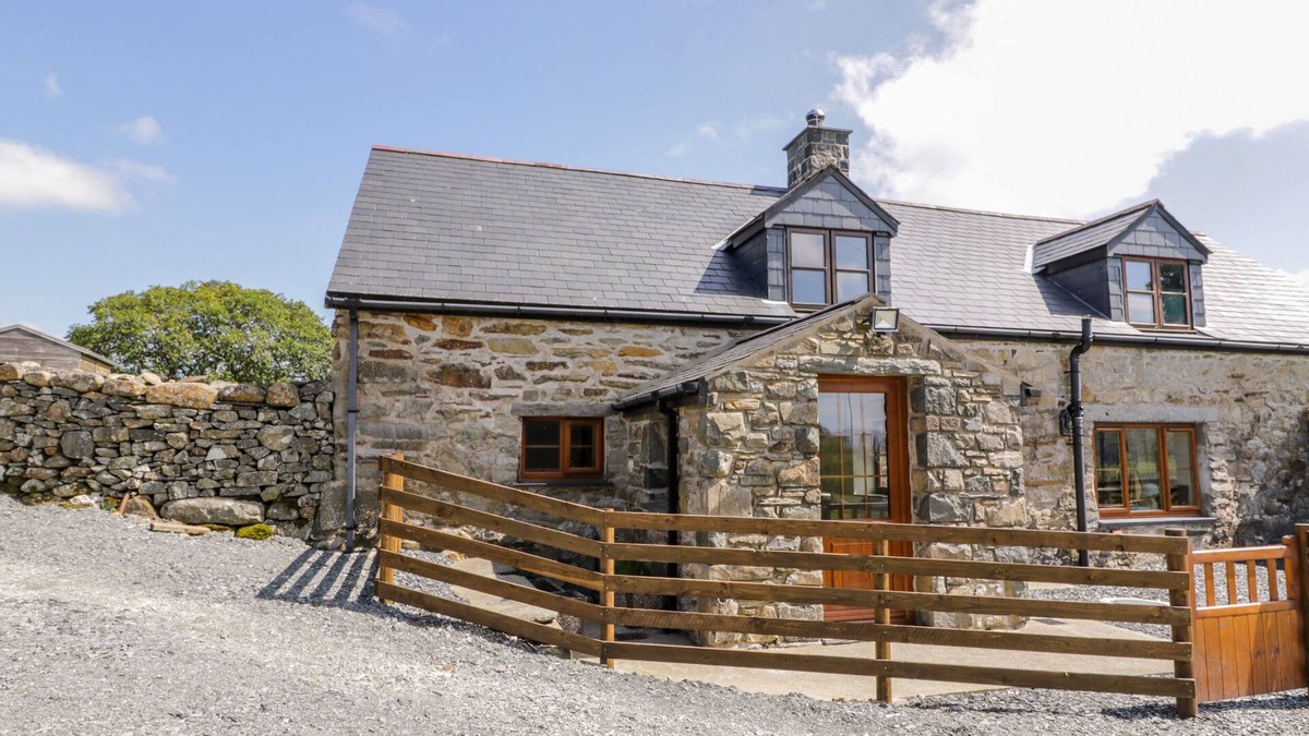 Trawsfynydd Cottage | YR HEN STABAL, character holiday cottage in Trawsfynydd