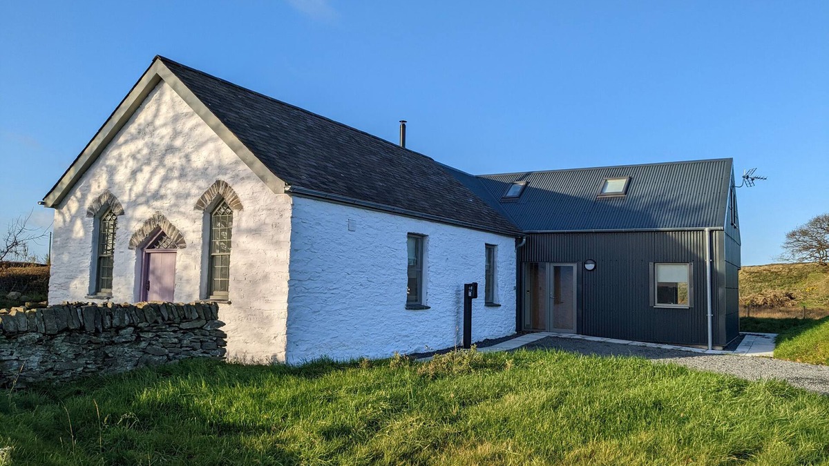 Llanon Cottage | YSGOLDY BRYNWYRE, pet friendly, with open fire in Llanrhystud