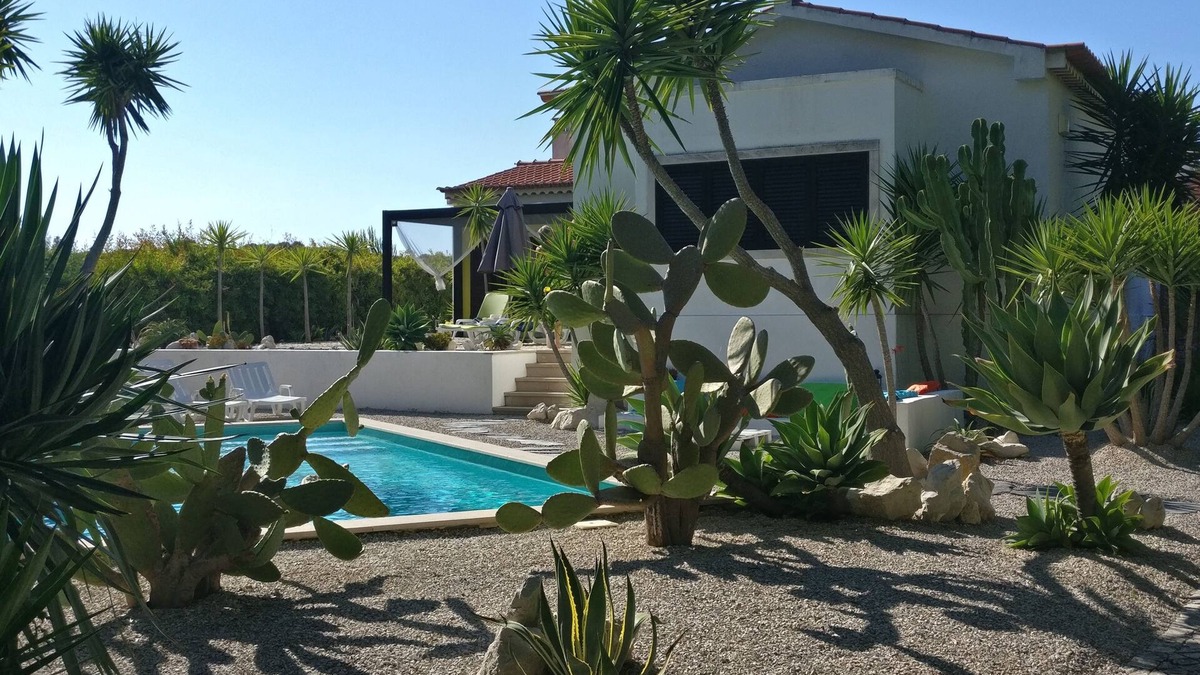 Santana House | Yuccas House
